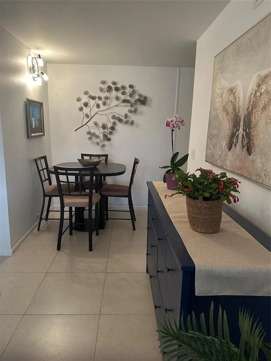 119 NE 19th Court #215 G Wilton Manors, FL 33305