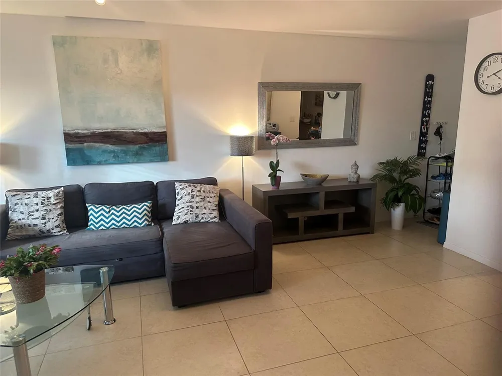 119 NE 19th Court #215 G Wilton Manors, FL 33305