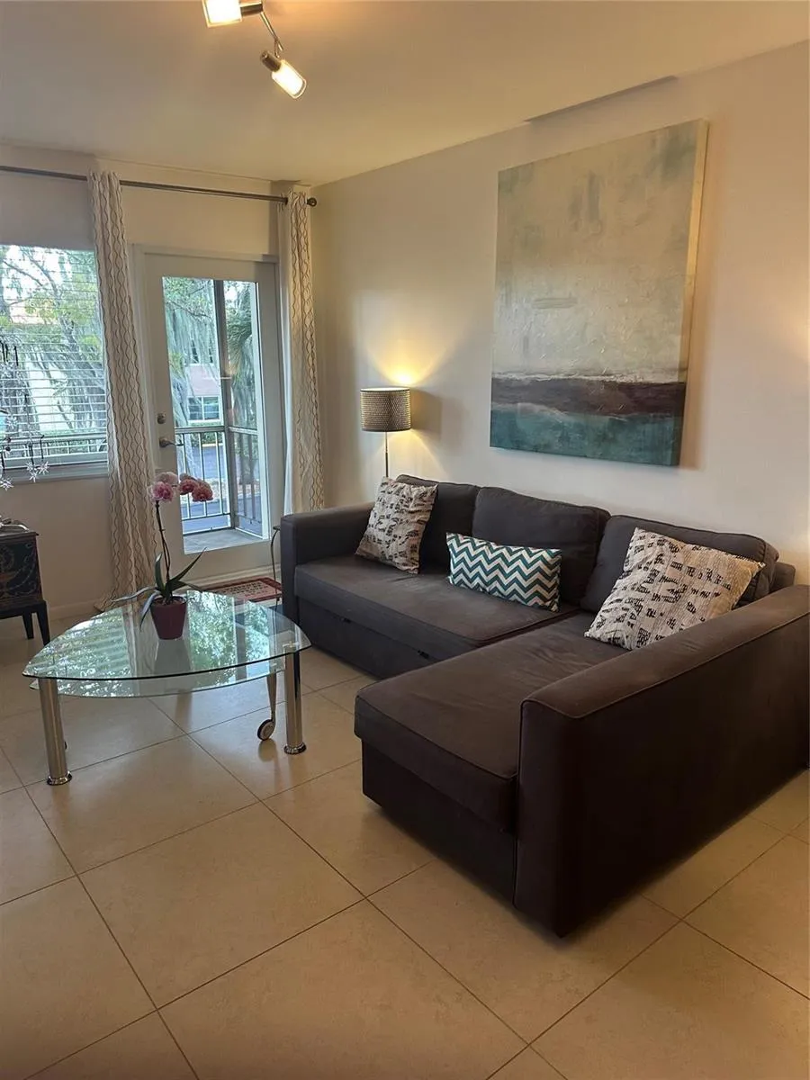 119 NE 19th Court #215 G Wilton Manors, FL 33305
