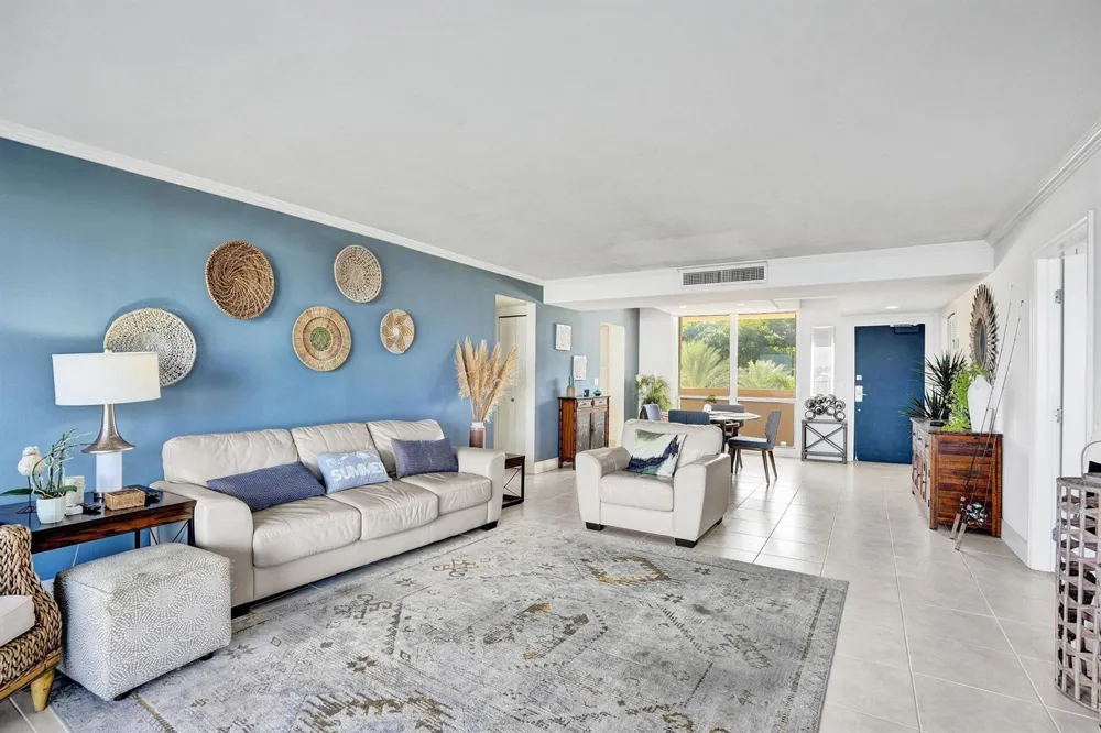 132 Lakeshore Drive #317 North Palm Beach, FL 33408