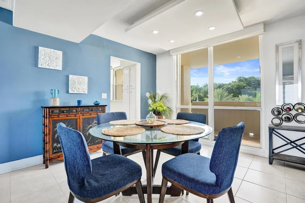 132 Lakeshore Drive #317 North Palm Beach, FL 33408