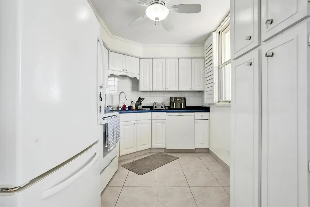 132 Lakeshore Drive #317 North Palm Beach, FL 33408