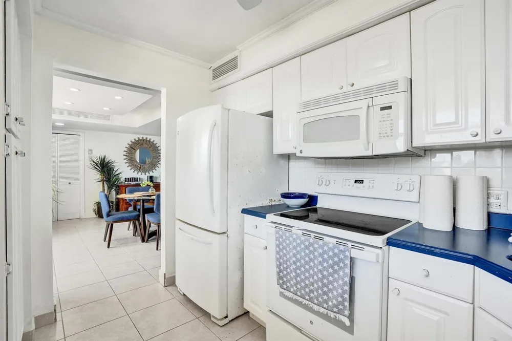 132 Lakeshore Drive #317 North Palm Beach, FL 33408