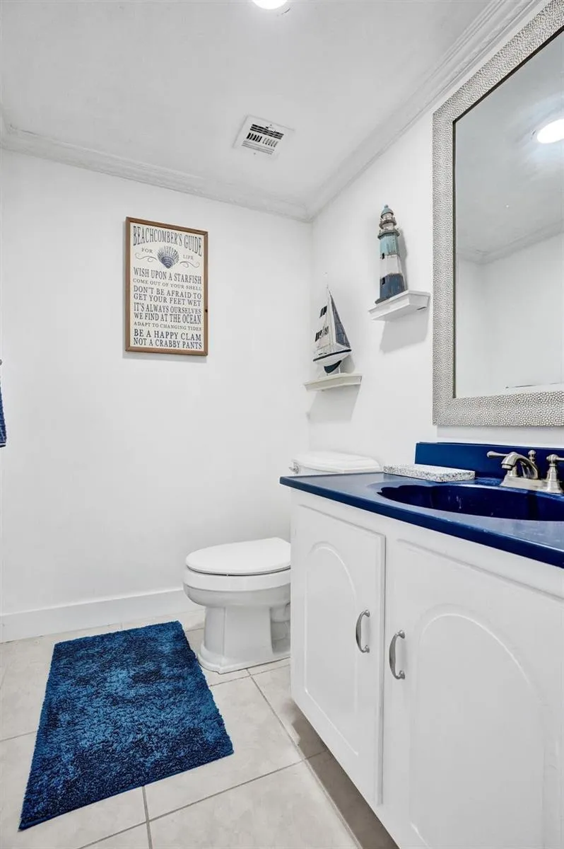 132 Lakeshore Drive #317 North Palm Beach, FL 33408