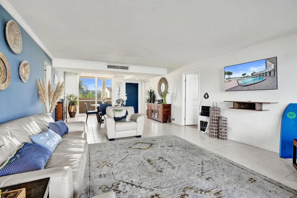 132 Lakeshore Drive #317 North Palm Beach, FL 33408