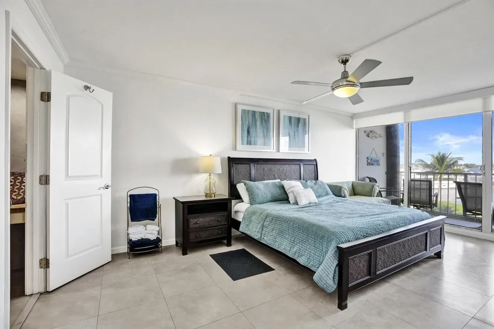 132 Lakeshore Drive #317 North Palm Beach, FL 33408