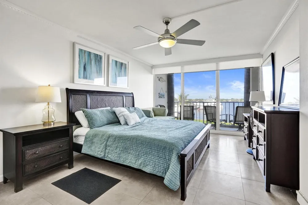 132 Lakeshore Drive #317 North Palm Beach, FL 33408