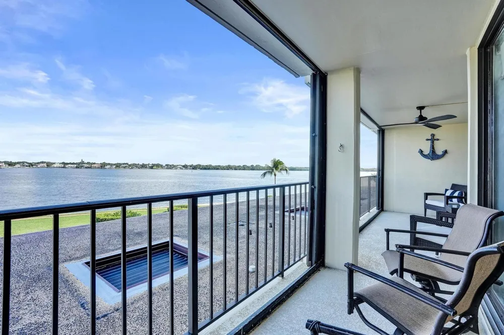 132 Lakeshore Drive #317 North Palm Beach, FL 33408
