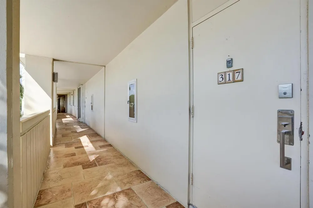 132 Lakeshore Drive #317 North Palm Beach, FL 33408