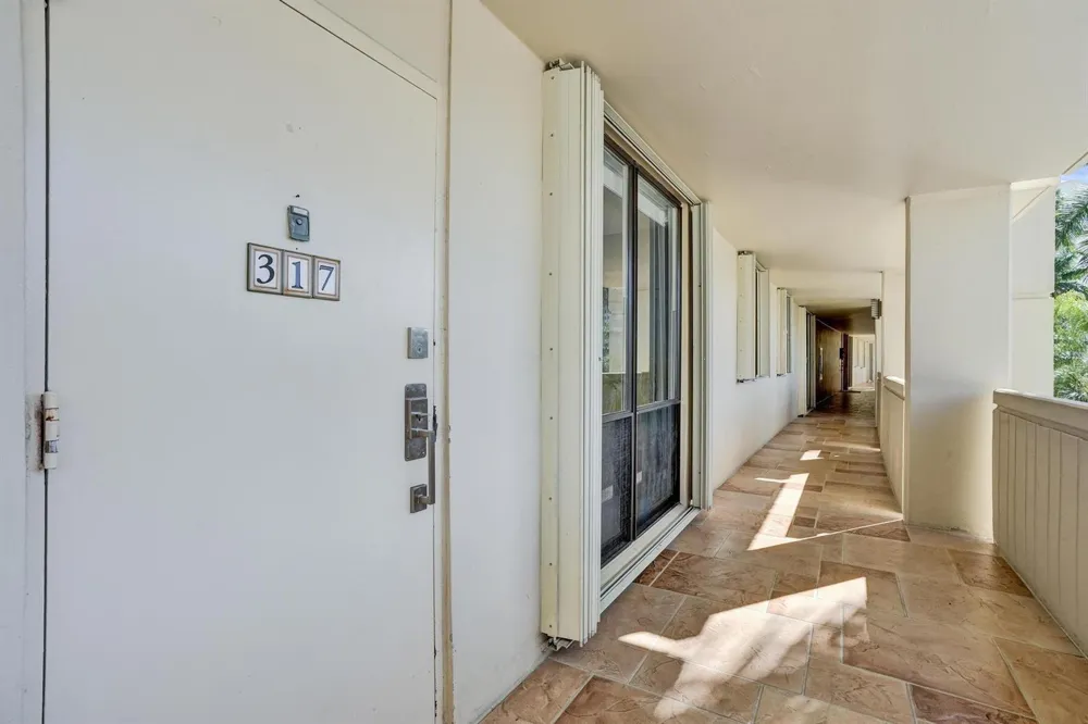 132 Lakeshore Drive #317 North Palm Beach, FL 33408