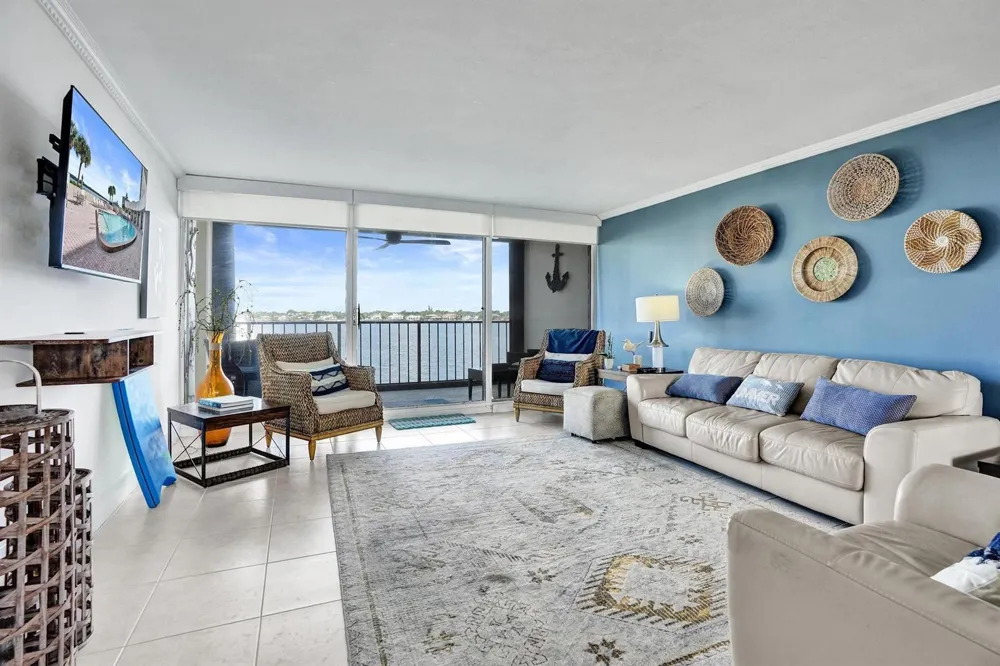 132 Lakeshore Drive #317 North Palm Beach, FL 33408
