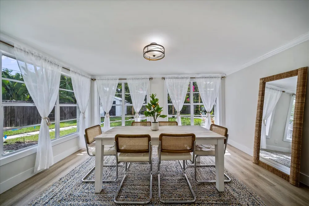 2706 10th Avenue Vero Beach, FL 32960