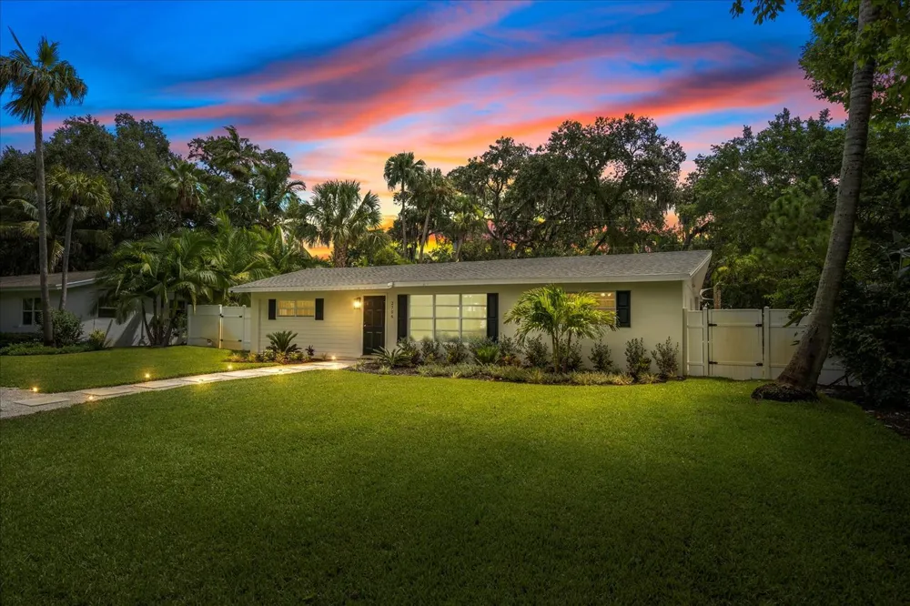 2706 10th Avenue Vero Beach, FL 32960