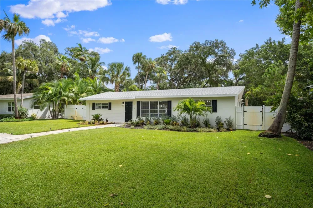 2706 10th Avenue Vero Beach, FL 32960