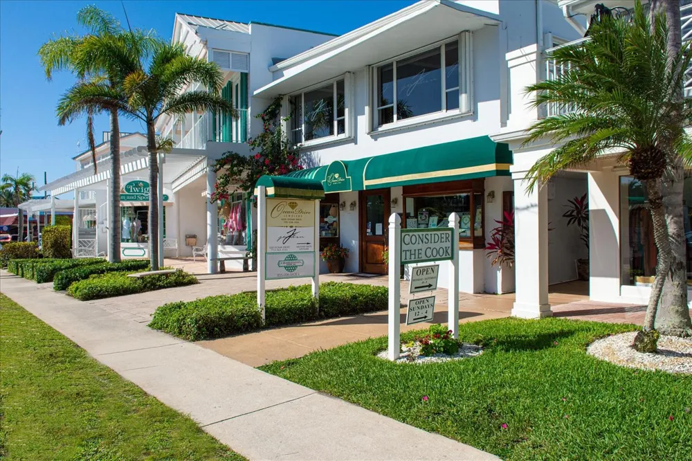 2706 10th Avenue Vero Beach, FL 32960