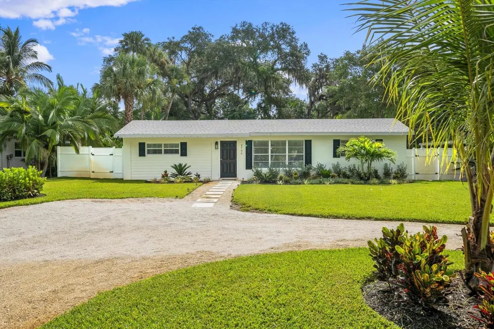 2706 10th Avenue Vero Beach, FL 32960