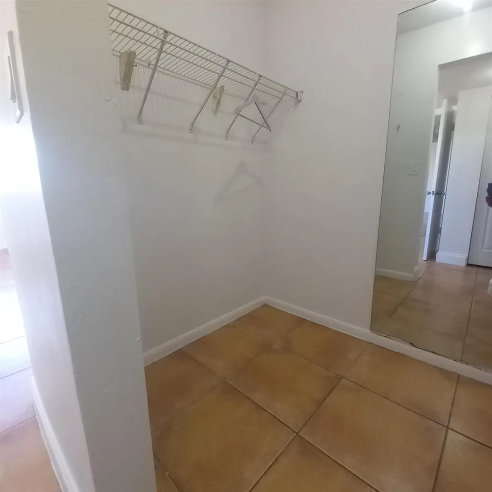 3610 NW 21st #413 Lauderdale Lakes, FL 33311