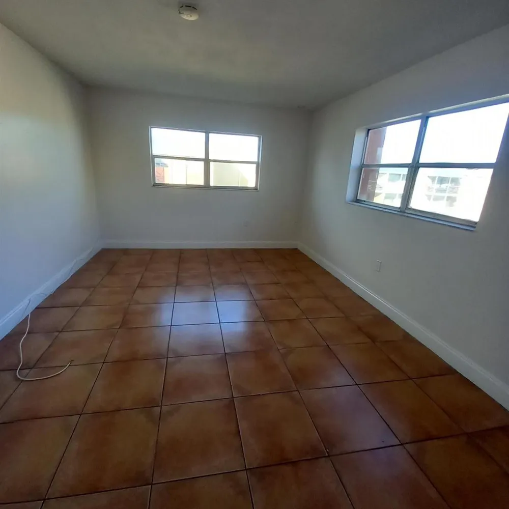 3610 NW 21st #413 Lauderdale Lakes, FL 33311