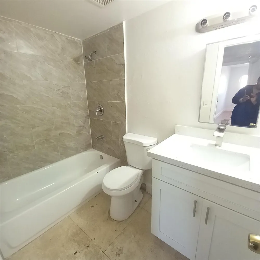 3610 NW 21st #413 Lauderdale Lakes, FL 33311