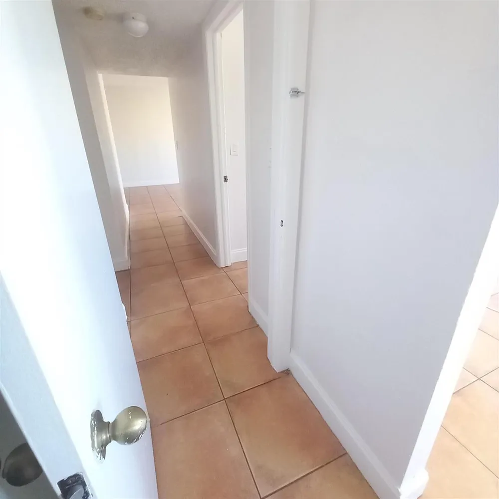 3610 NW 21st #413 Lauderdale Lakes, FL 33311