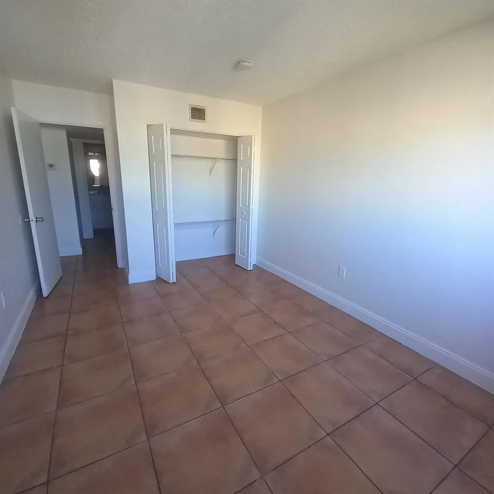 3610 NW 21st #413 Lauderdale Lakes, FL 33311