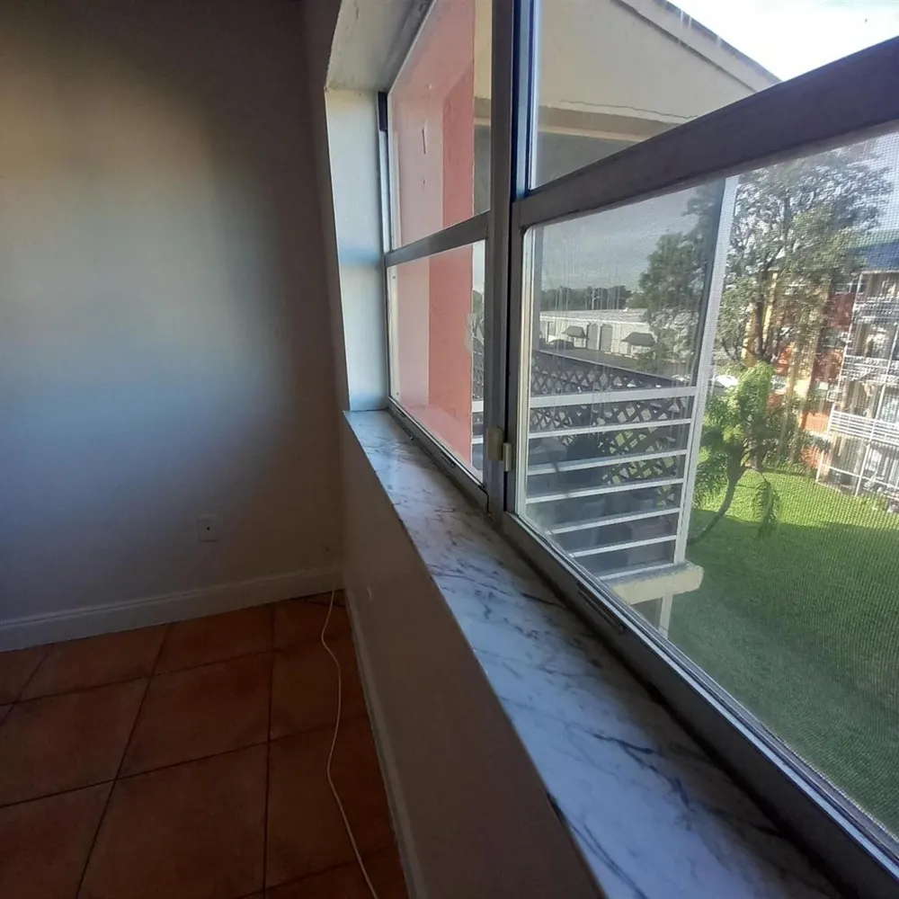 3610 NW 21st #413 Lauderdale Lakes, FL 33311