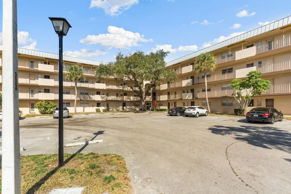 6301 Falls Cir Drive #307 Lauderhill, FL 33319