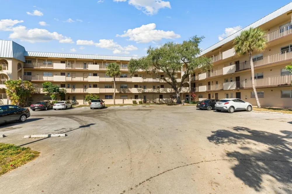 6301 Falls Cir Drive #307 Lauderhill, FL 33319