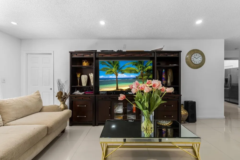 6301 Falls Cir Drive #307 Lauderhill, FL 33319
