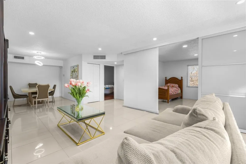 6301 Falls Cir Drive #307 Lauderhill, FL 33319