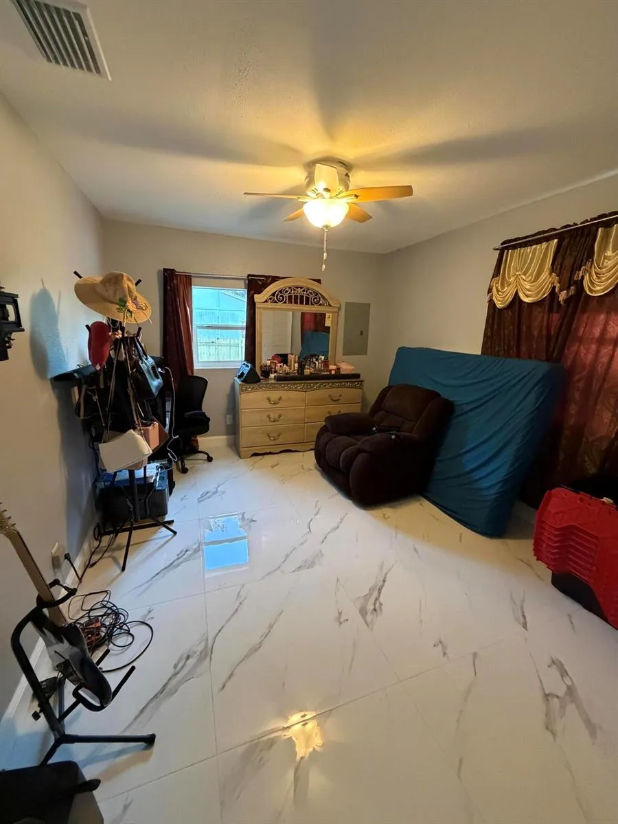 1606 S 45 STREET Tampa, FL 33619