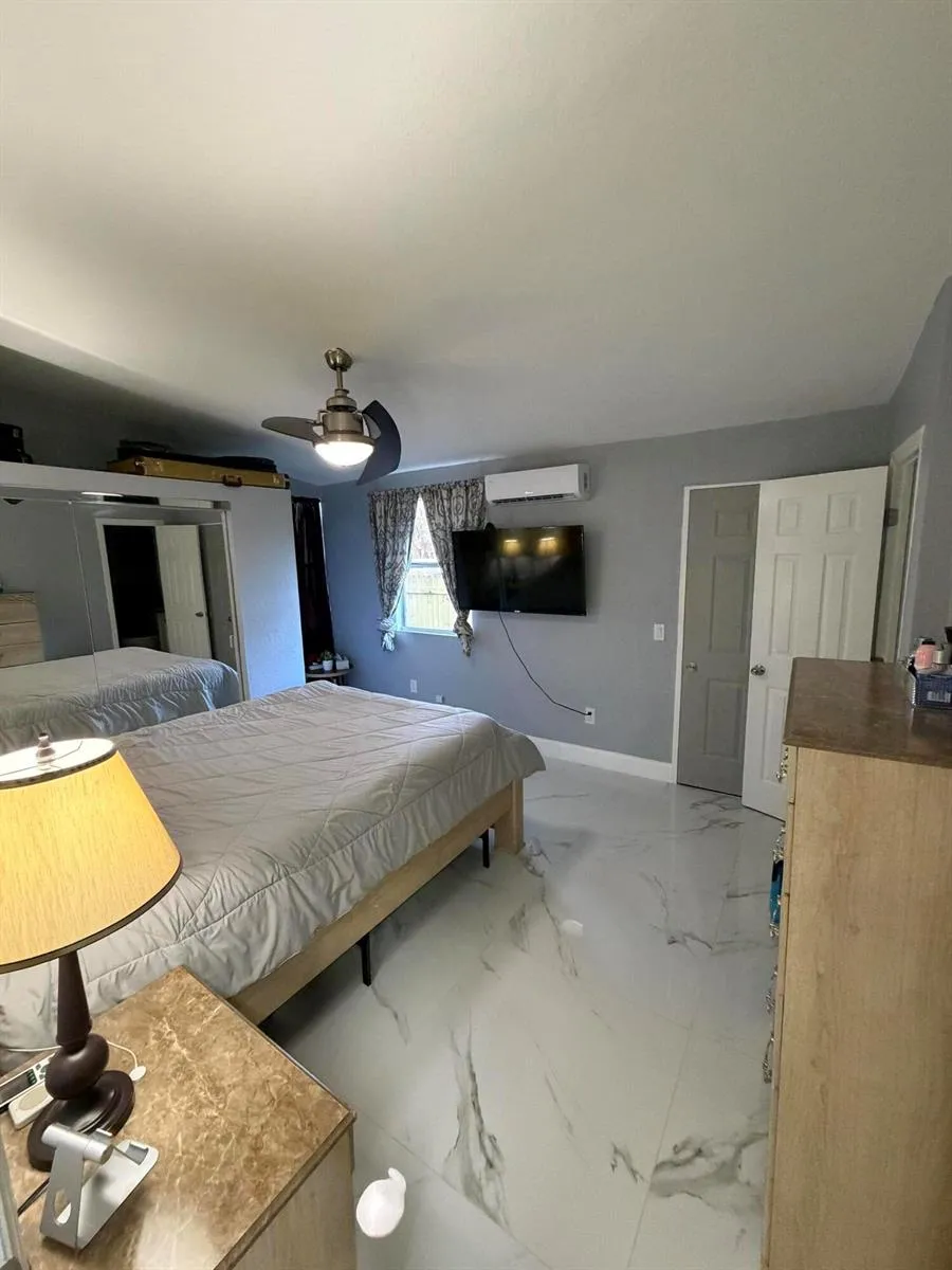 1606 S 45 STREET Tampa, FL 33619