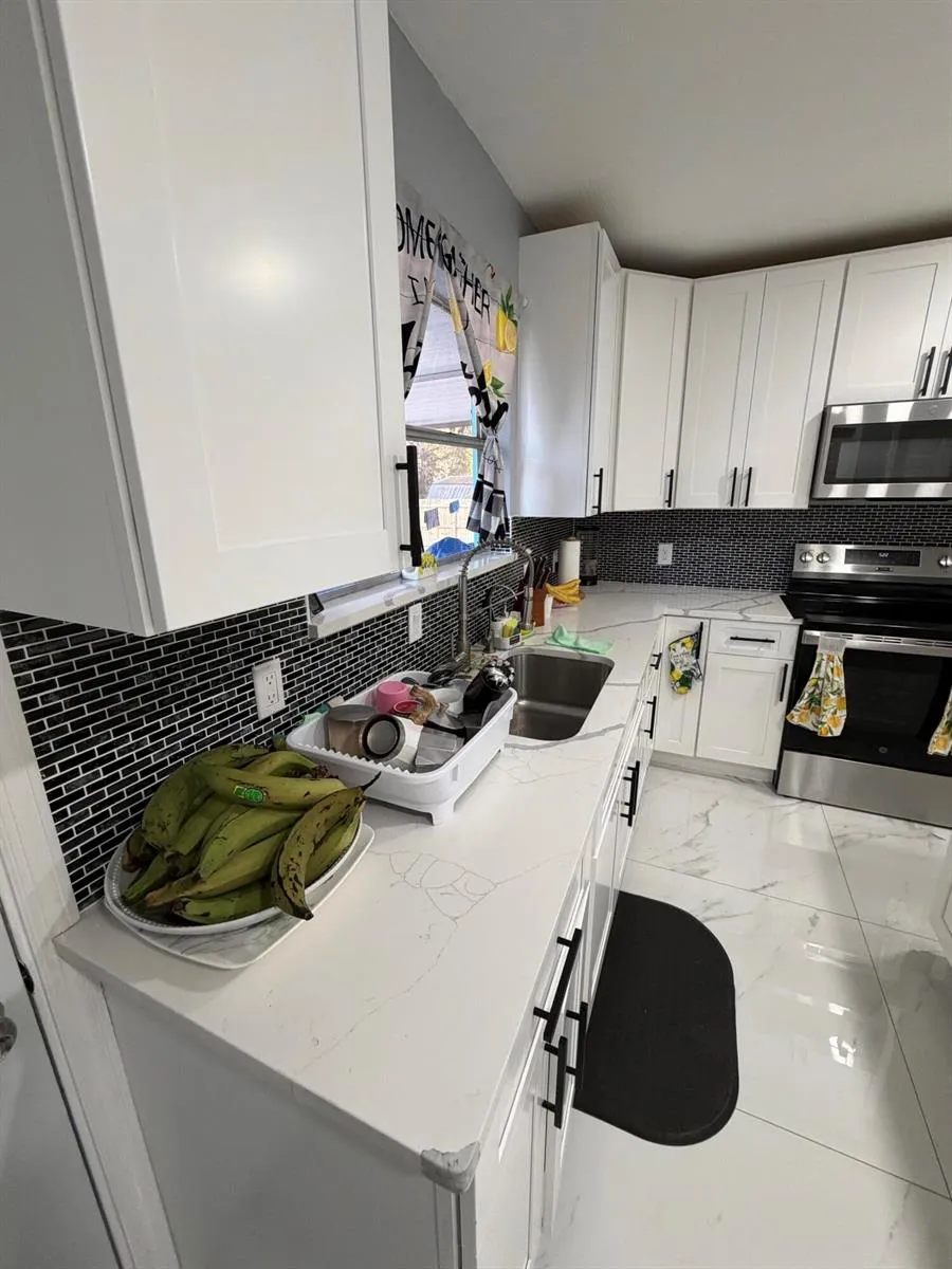 1606 S 45 STREET Tampa, FL 33619