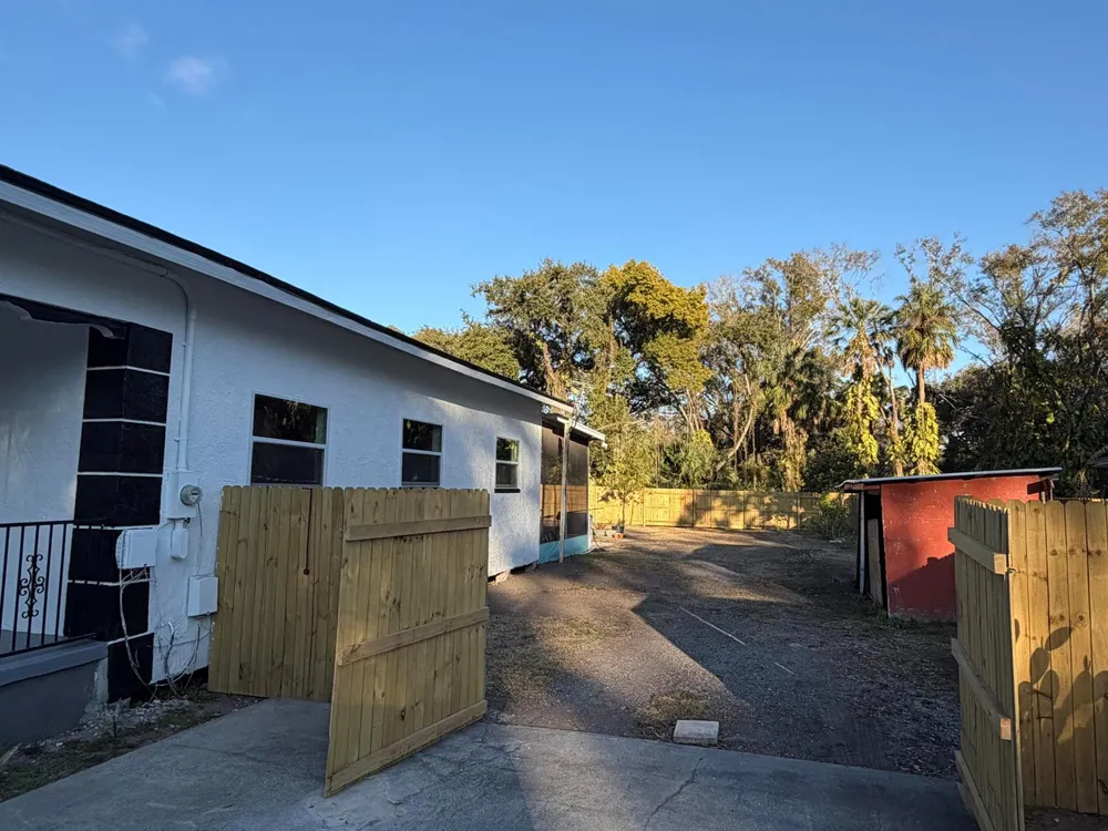 1606 S 45 STREET Tampa, FL 33619