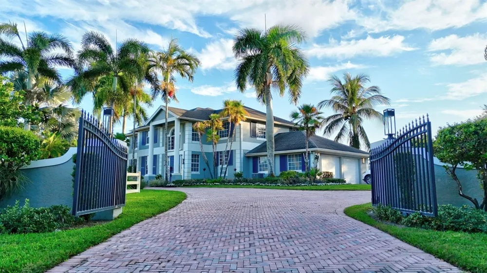 14950 Roan Court Wellington, FL 33414