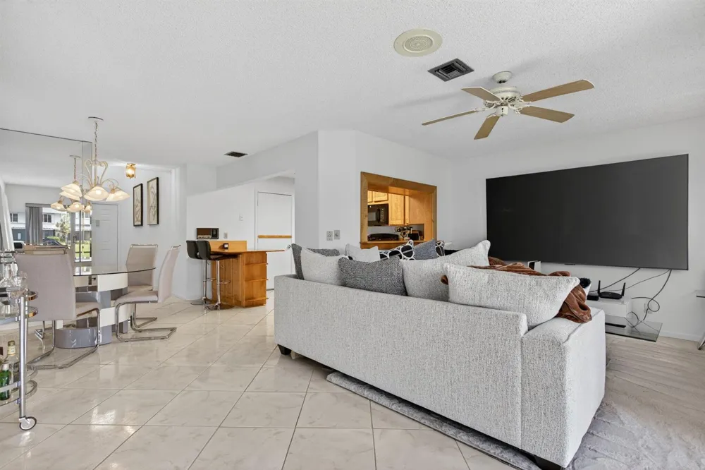 2274 Discovery Circle W #2274 Deerfield Beach, FL 33442