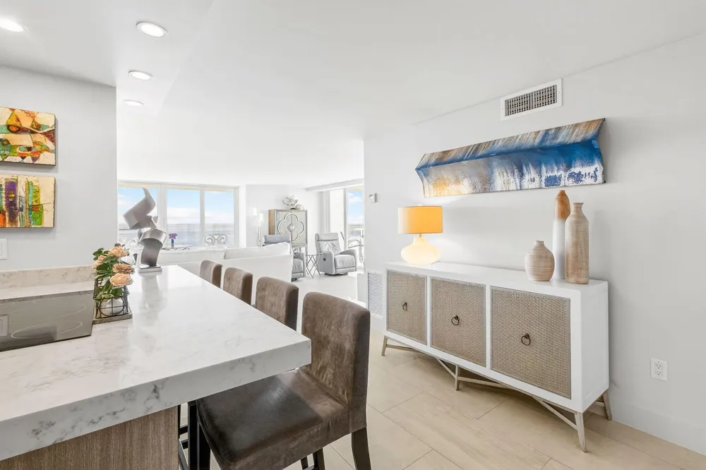 545 S Fort Lauderdale Beach Boulevard #1702 Fort Lauderdale, FL 33316