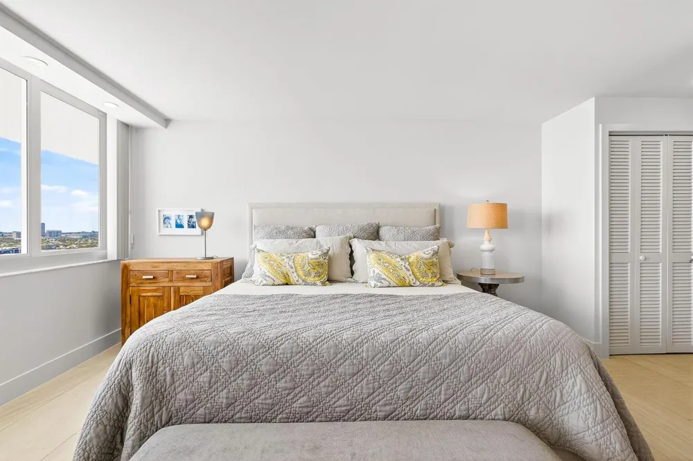 545 S Fort Lauderdale Beach Boulevard #1702 Fort Lauderdale, FL 33316