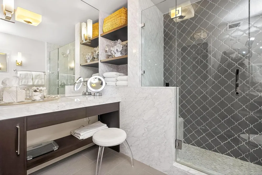 545 S Fort Lauderdale Beach Boulevard #1702 Fort Lauderdale, FL 33316