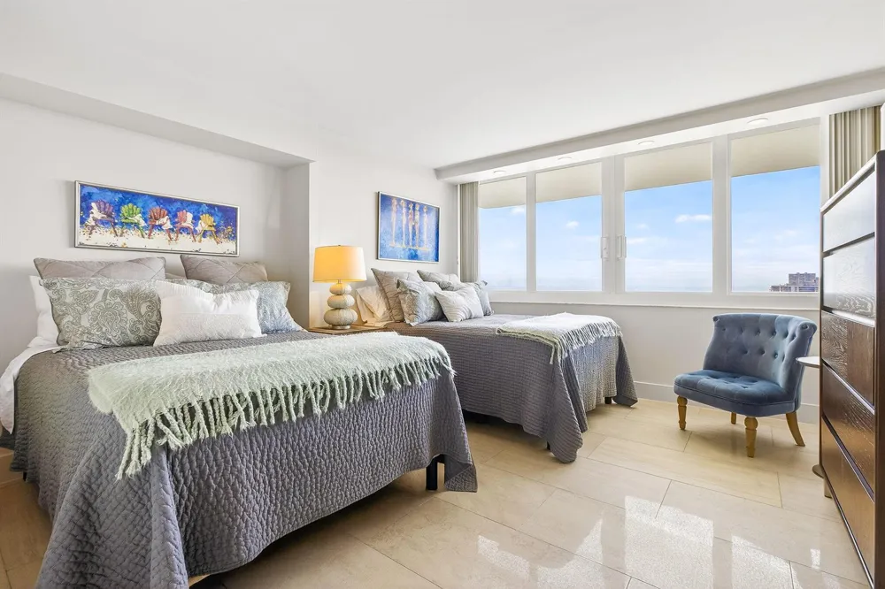 545 S Fort Lauderdale Beach Boulevard #1702 Fort Lauderdale, FL 33316