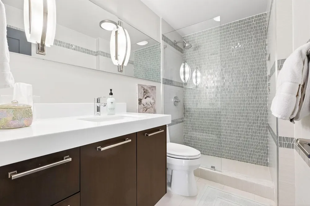 545 S Fort Lauderdale Beach Boulevard #1702 Fort Lauderdale, FL 33316