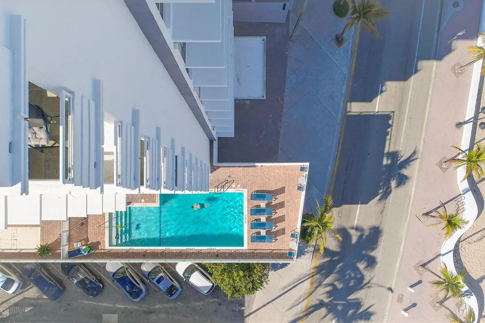 545 S Fort Lauderdale Beach Boulevard #1702 Fort Lauderdale, FL 33316