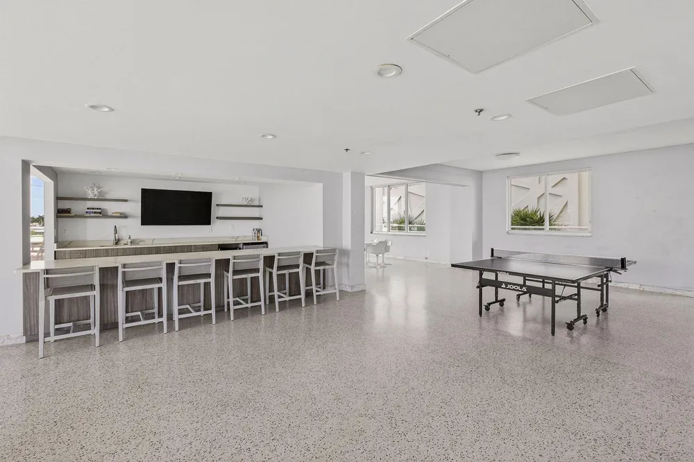 545 S Fort Lauderdale Beach Boulevard #1702 Fort Lauderdale, FL 33316