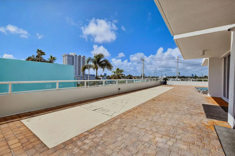 545 S Fort Lauderdale Beach Boulevard #1702 Fort Lauderdale, FL 33316