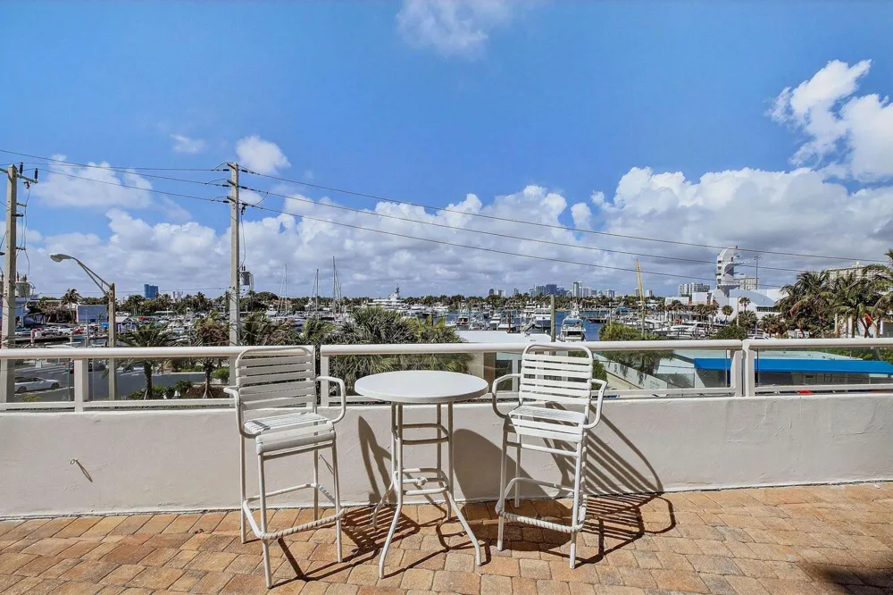 545 S Fort Lauderdale Beach Boulevard #1702 Fort Lauderdale, FL 33316