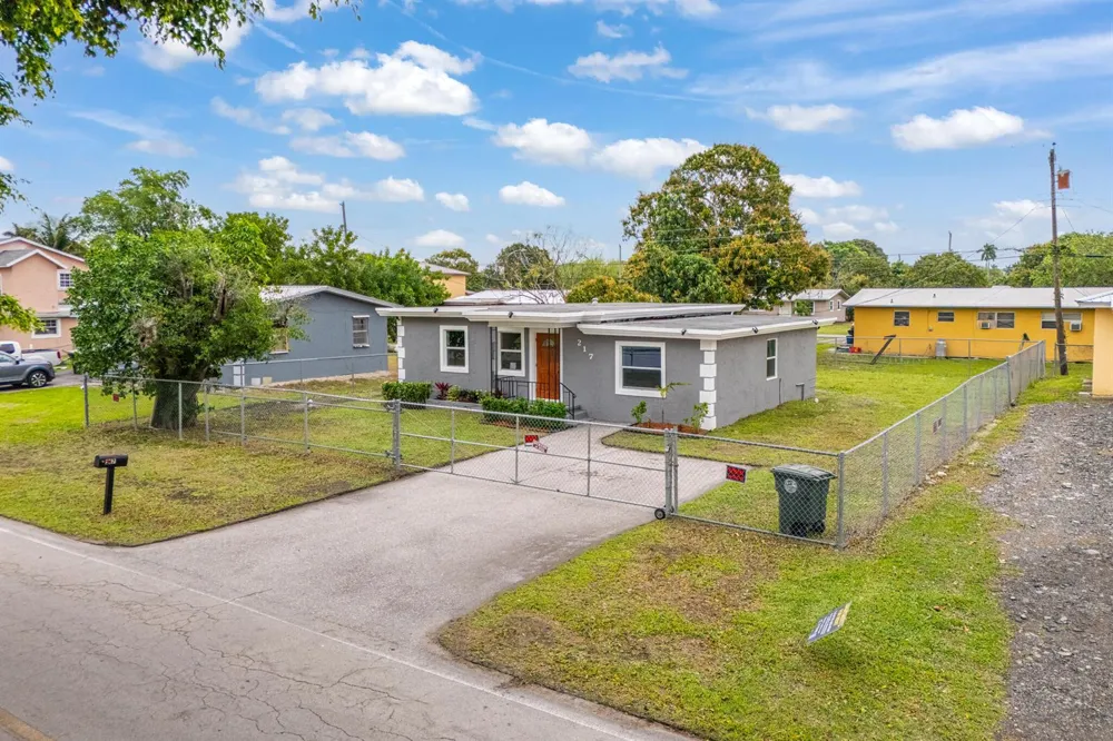 217 NW 14th Street Belle Glade, FL 33430