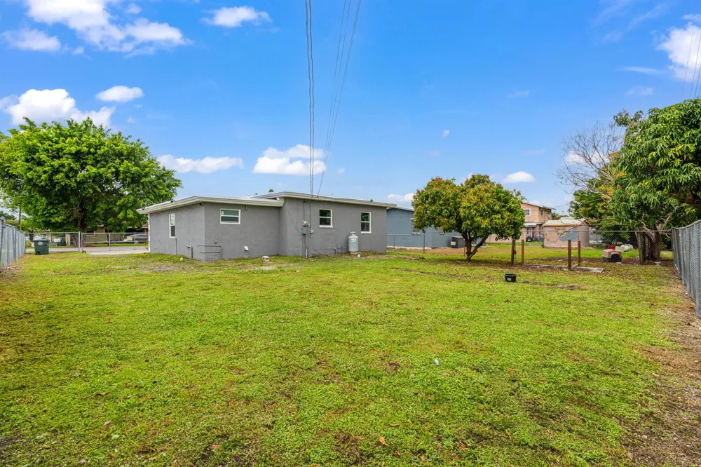 217 NW 14th Street Belle Glade, FL 33430