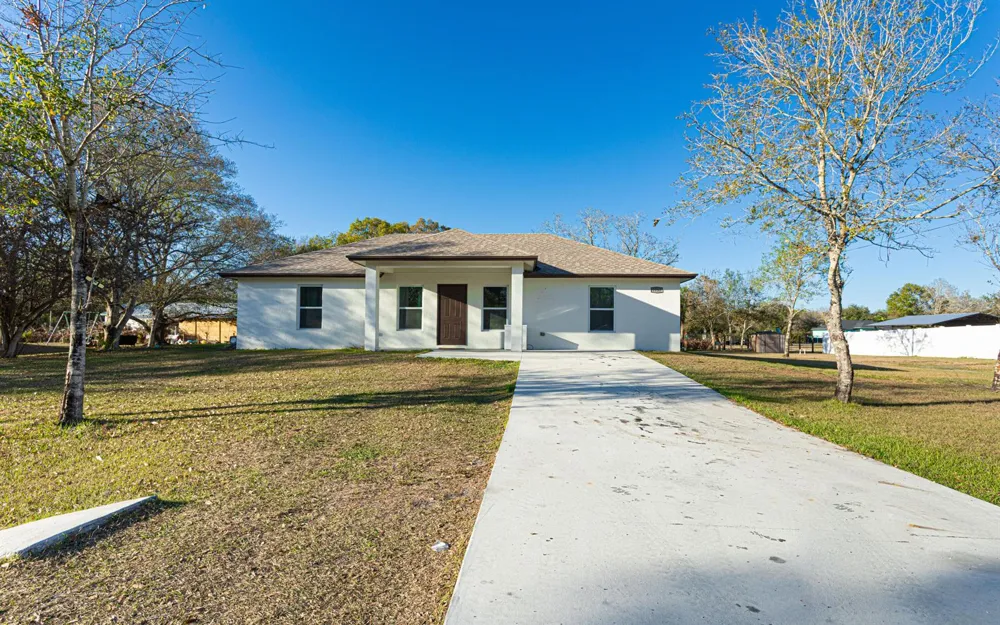 7757 NW 82nd Court Okeechobee, FL 34972