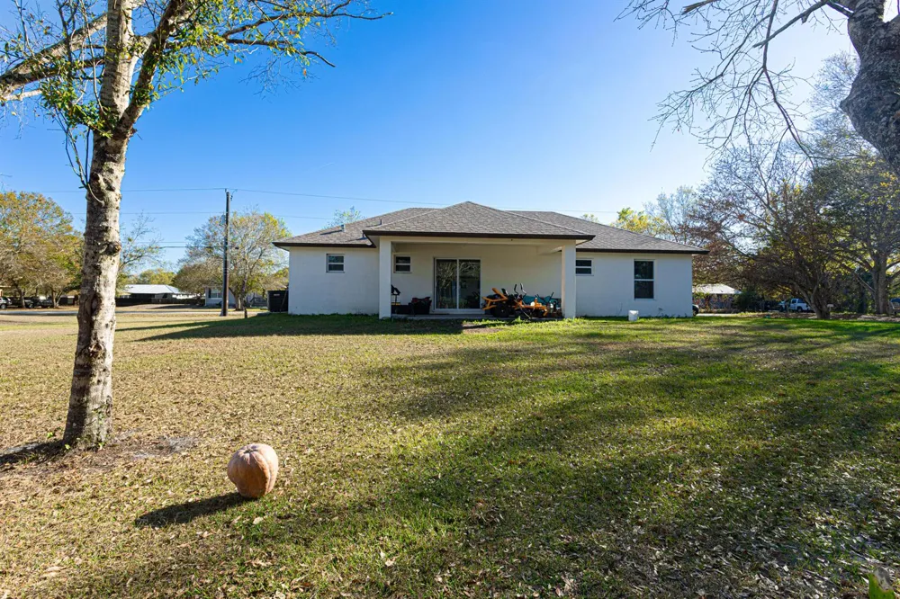 7757 NW 82nd Court Okeechobee, FL 34972