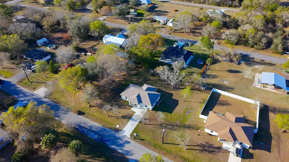7757 NW 82nd Court Okeechobee, FL 34972
